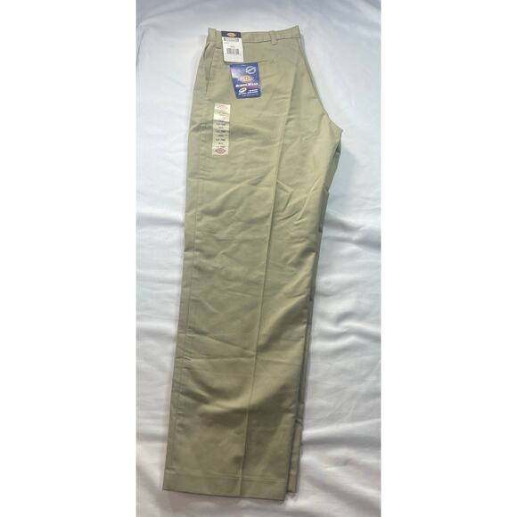 Dickies NWT 36X32 Mens flat front khakis - Picture 3 of 6